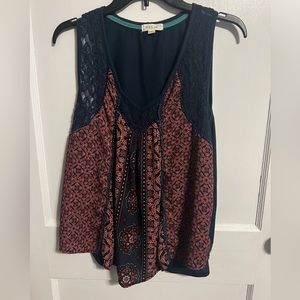 Taylor and Rose XL Navy blue floral designed tank